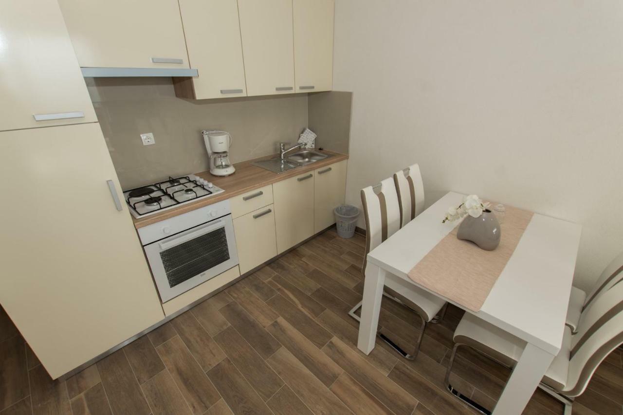 Apartments Matanovi Dvori 马卡尔斯卡 外观 照片
