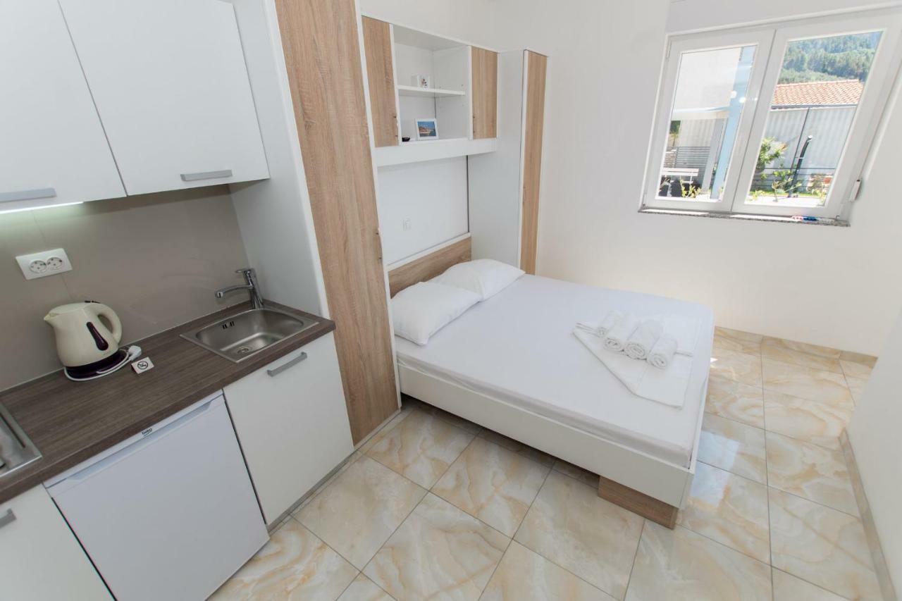 Apartments Matanovi Dvori 马卡尔斯卡 外观 照片
